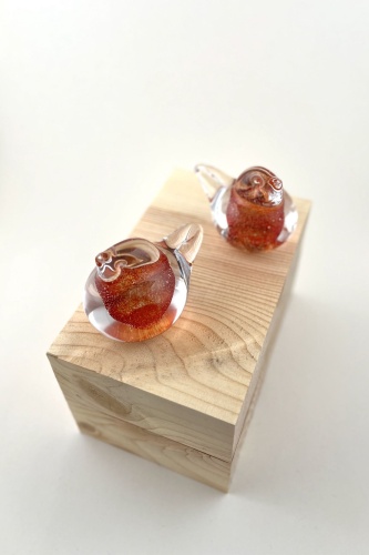 Klaasist lind, punane