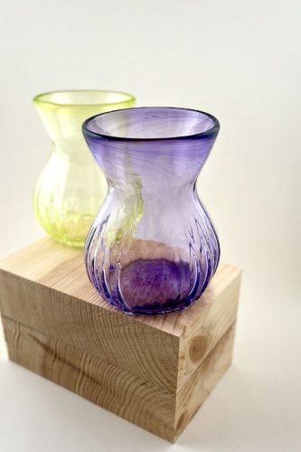 Kevadlillede vaas, lilla